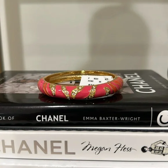 Pink Rhin Cache Bangle - Picture 5 of 7